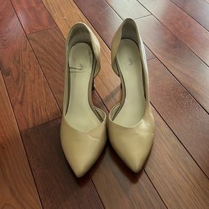 Brooks Brothers nude heels